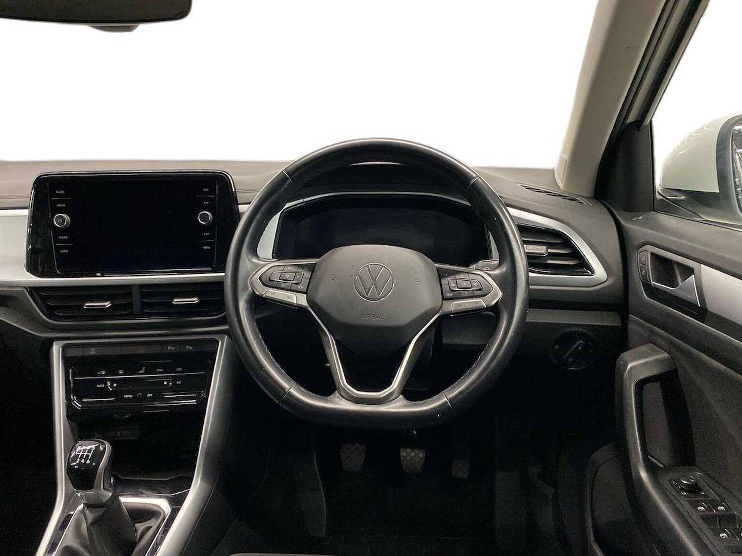 Used Volkswagen T-Roc 2022 for sale - 75994993: Photo 9