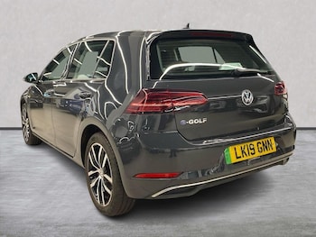 Used Volkswagen Golf 2019 for sale - 76559732: Photo