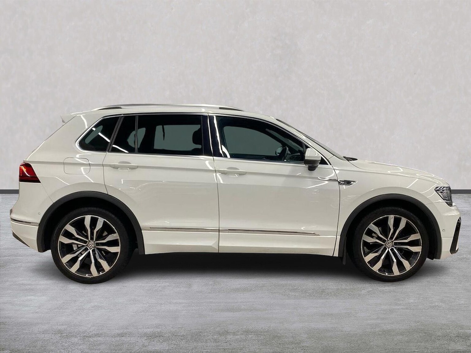 Used Volkswagen Tiguan 2019 for sale - 76412518: Photo 3