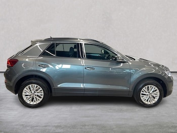 Used Volkswagen T-Roc 2024 for sale - 75539120: Photo