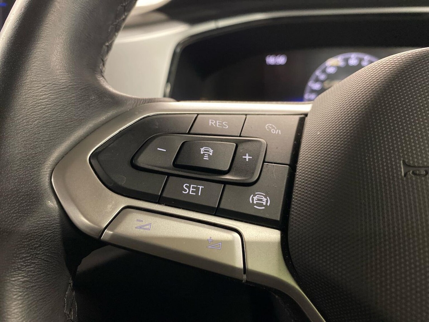 Used Volkswagen T-Roc 2022 for sale - 77528833: Photo 26