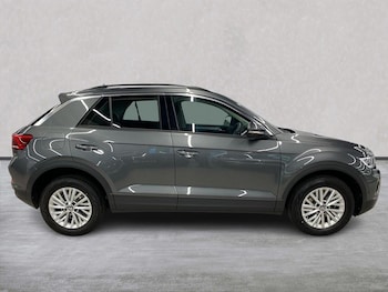 Used Volkswagen T-Roc 2022 for sale - 77528833: Photo