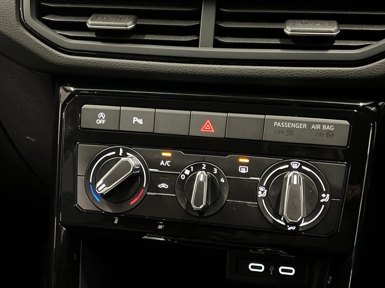 Used Volkswagen T-Cross 2025 for sale - 78139543: Photo 12