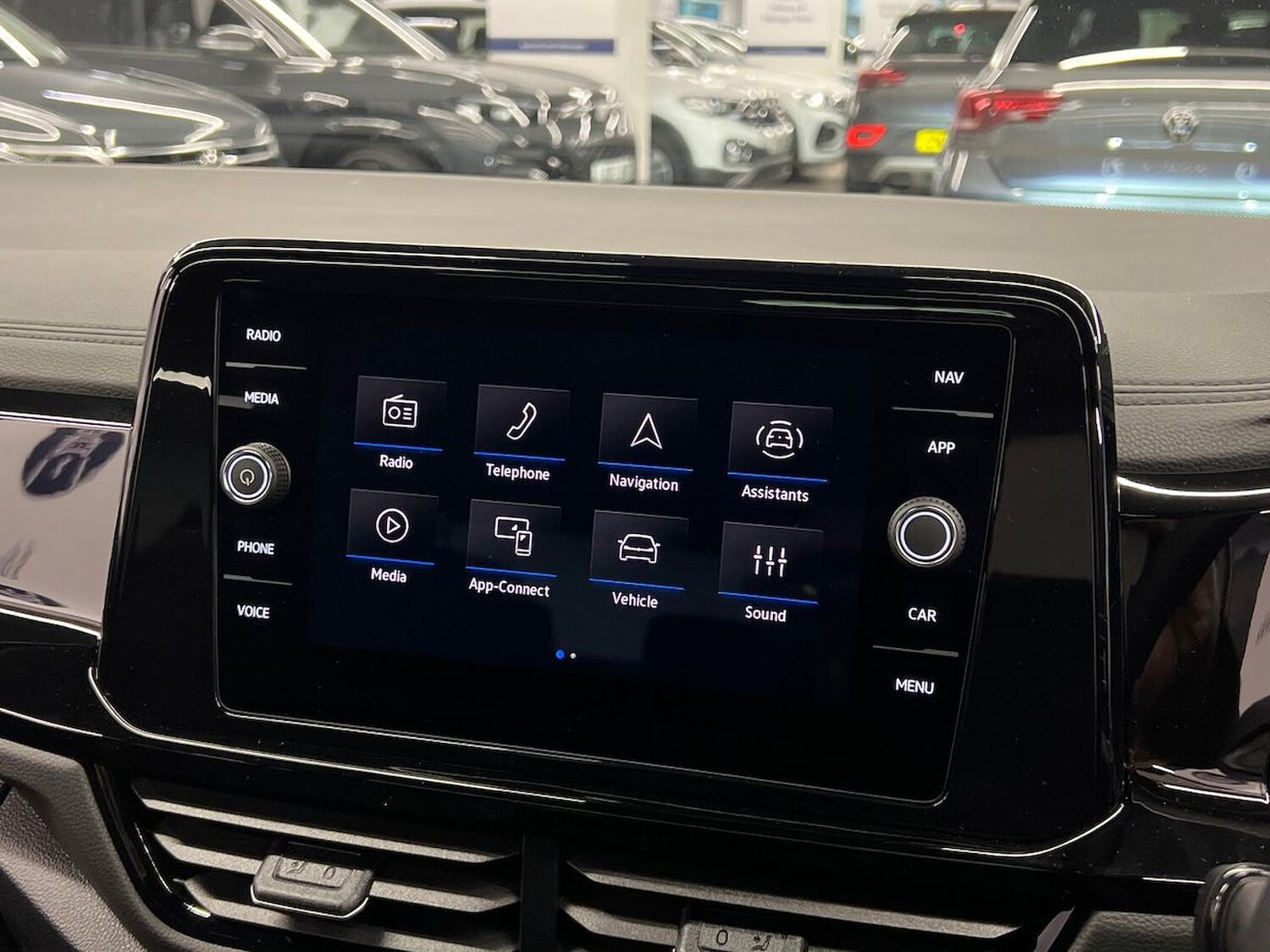 Used Volkswagen T-Roc 2026 for sale - 78195311: Photo 11