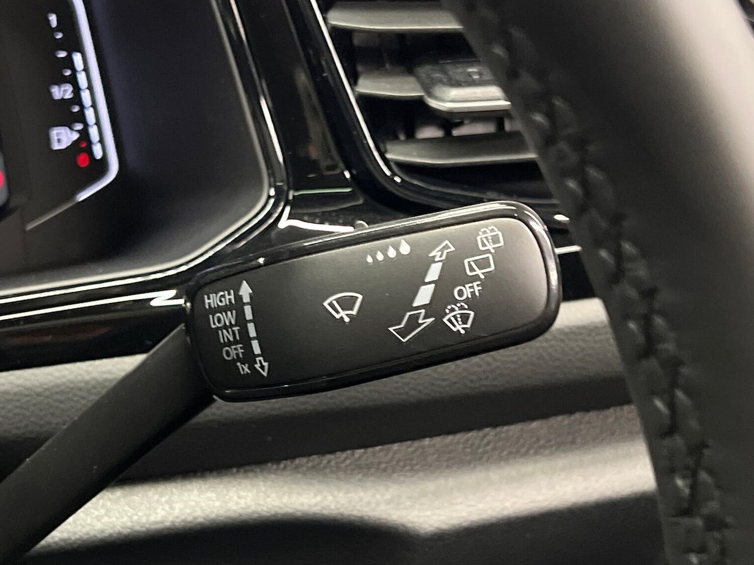 Used Volkswagen T-Roc 2026 for sale - 78195311: Photo 27