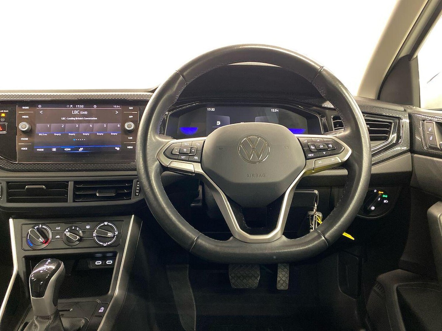 Used Volkswagen Polo 2023 for sale - 76877928: Photo 9