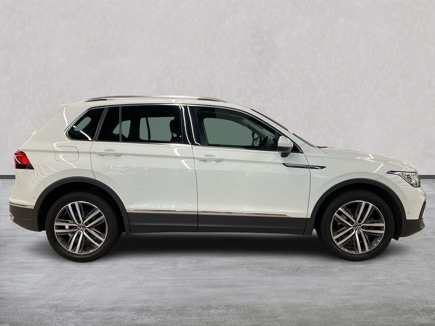 Used Volkswagen Tiguan 2022 for sale - 77802141: Photo 3