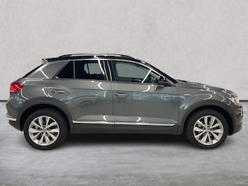 Used Volkswagen T-Roc 2021 for sale - 76694592: Photo