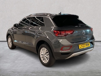 Used Volkswagen T-Roc 2023 for sale - 75616086: Photo