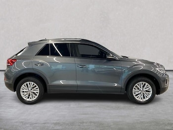 Used Volkswagen T-Roc 2023 for sale - 75616086: Photo