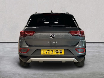 Used Volkswagen T-Roc 2023 for sale - 75616086: Photo