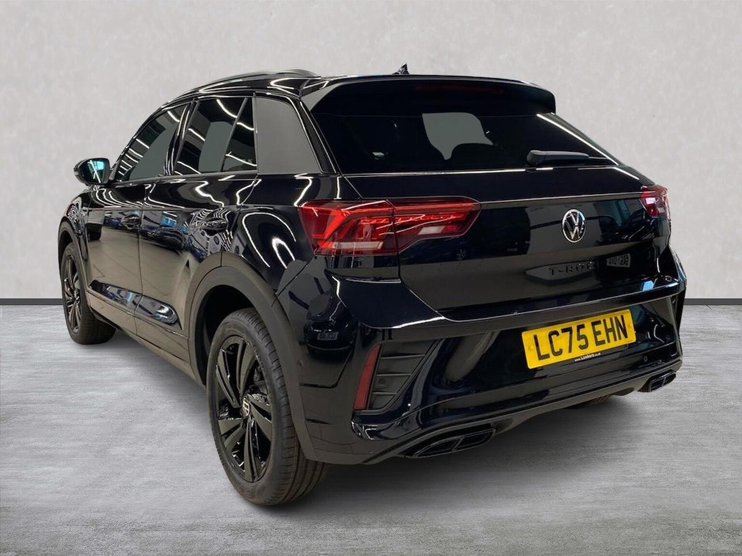 Used Volkswagen T-Roc 2025 for sale - 76324619: Photo 2