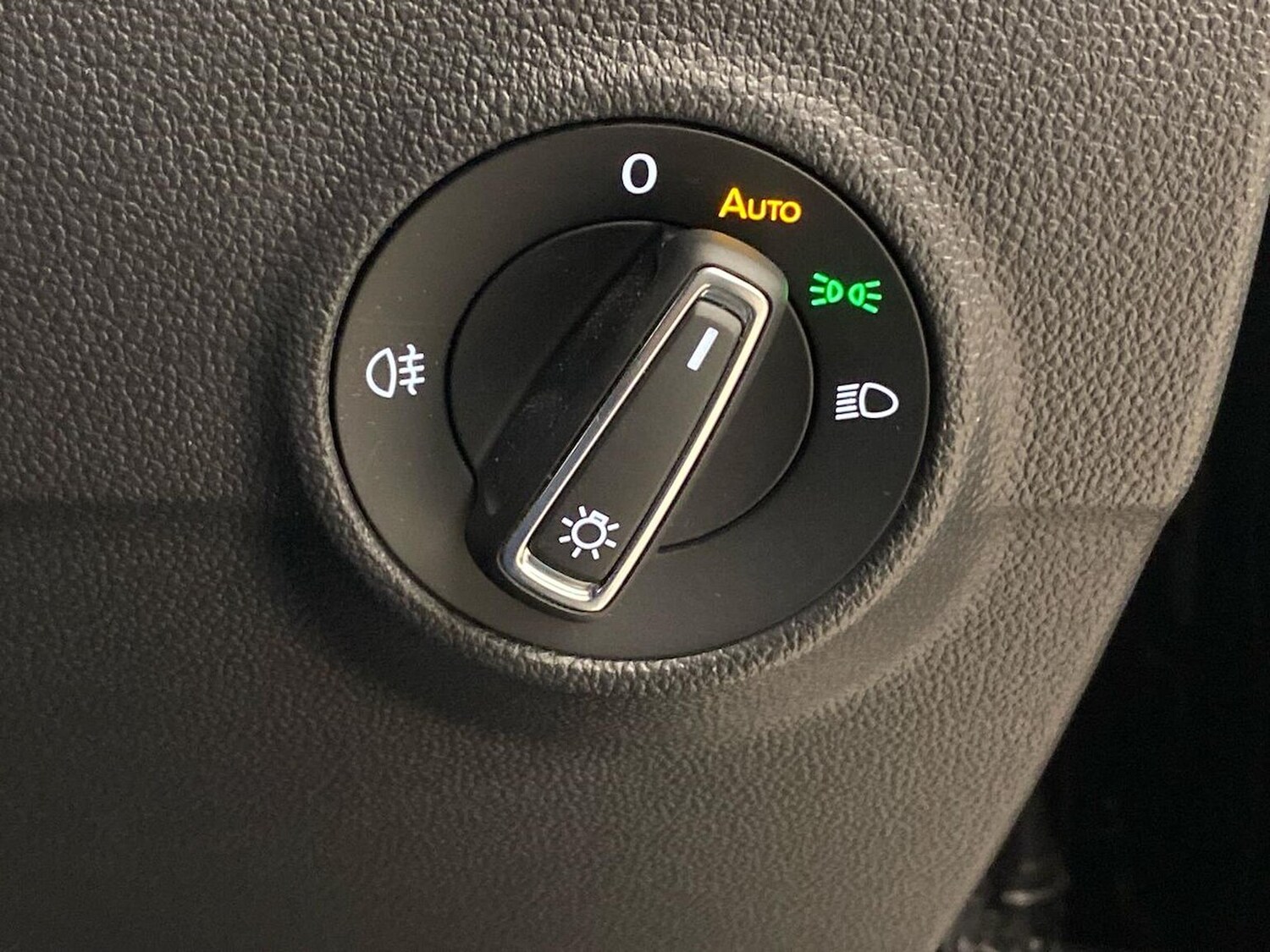 Used Volkswagen T-Roc 2025 for sale - 76324619: Photo 24