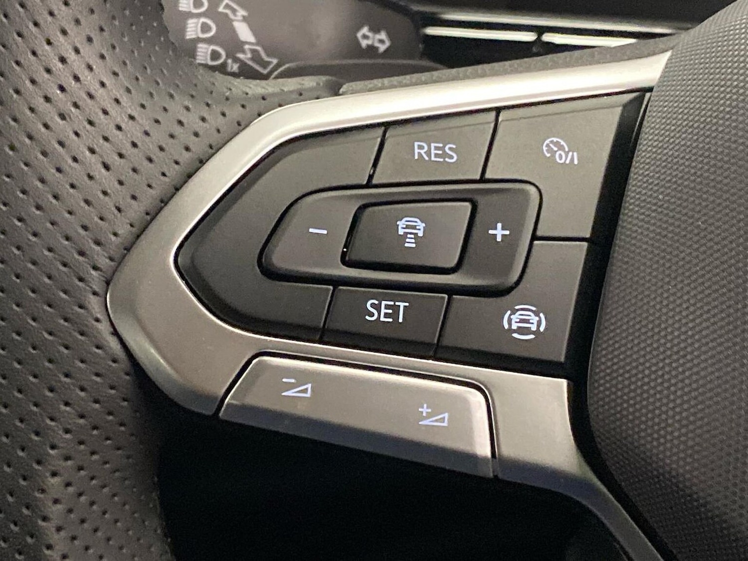 Used Volkswagen T-Roc 2025 for sale - 76324619: Photo 26