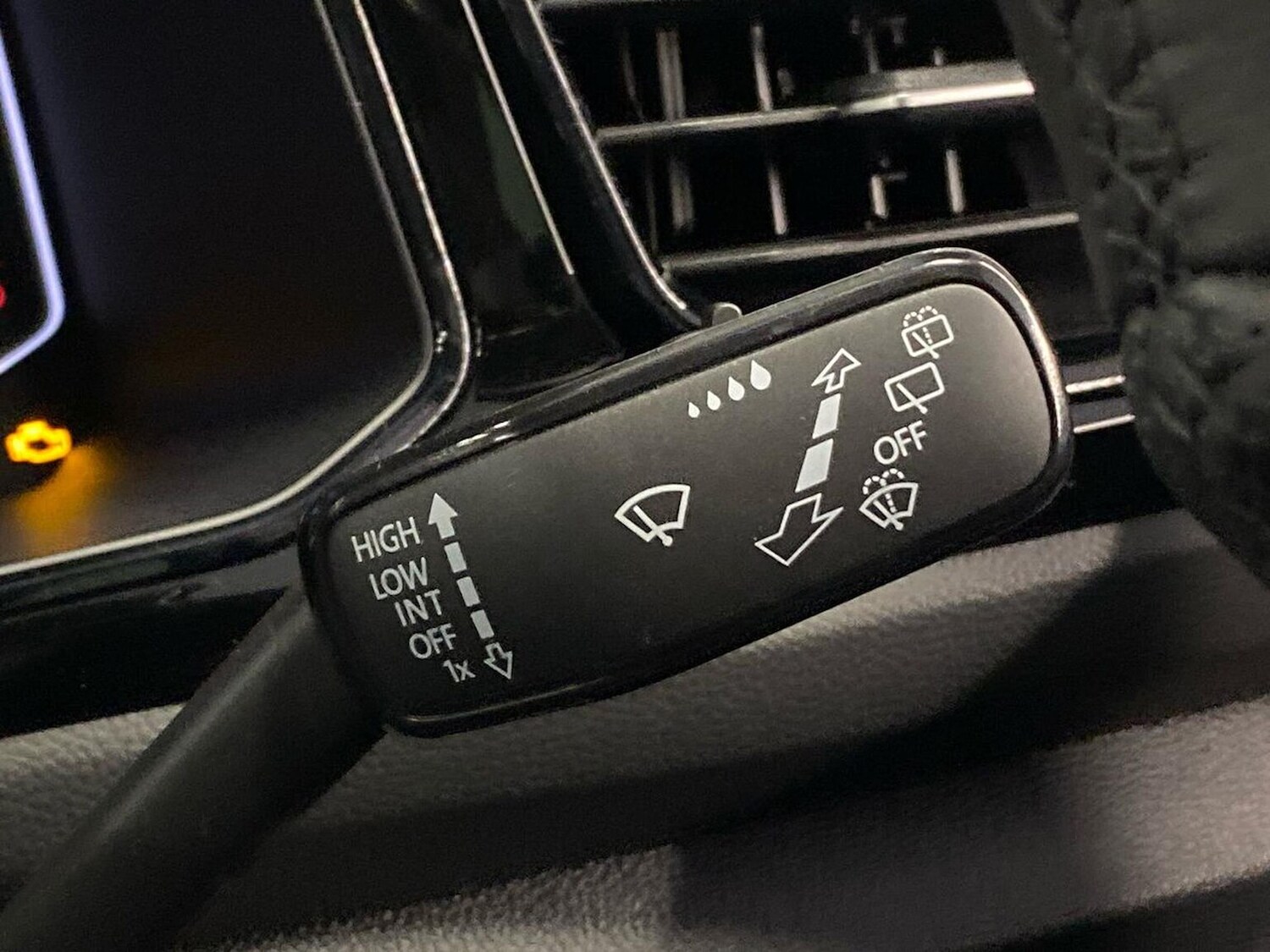 Used Volkswagen T-Roc 2025 for sale - 76324619: Photo 27