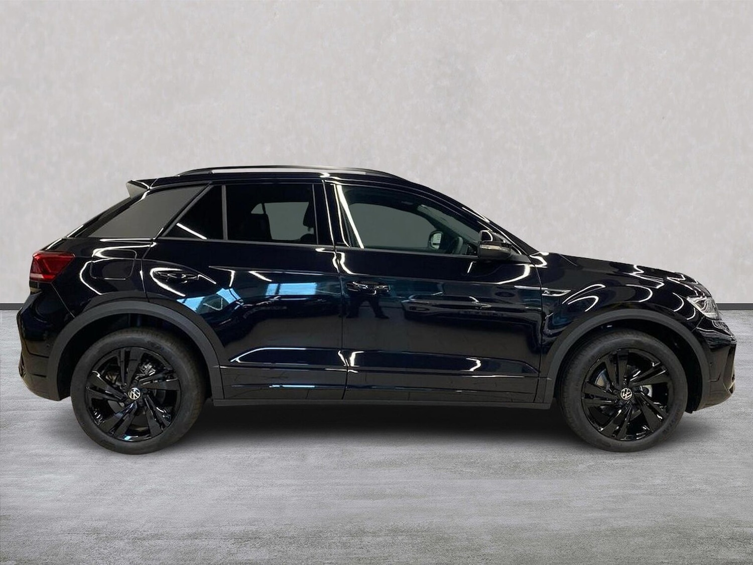 Used Volkswagen T-Roc 2025 for sale - 76324619: Photo 3