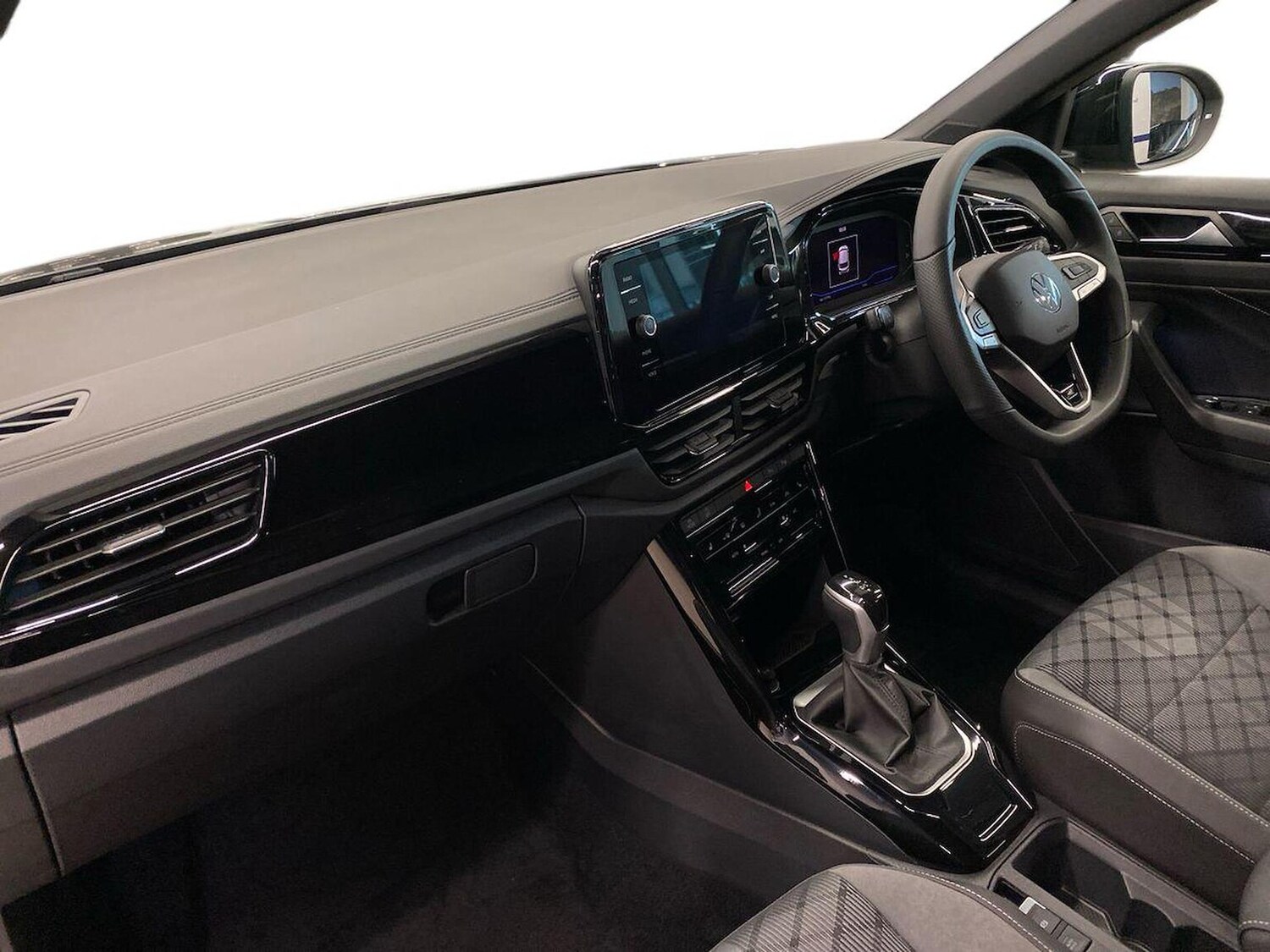 Used Volkswagen T-Roc 2025 for sale - 76324619: Photo 7