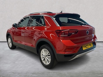 Used Volkswagen T-Roc 2023 for sale - 79395020: Photo