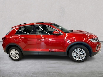 Used Volkswagen T-Roc 2023 for sale - 79395020: Photo
