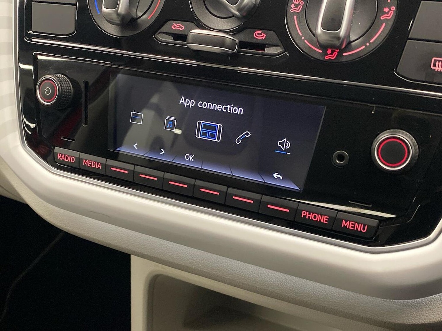 Used Volkswagen up! 2019 for sale - 76979906: Photo 23