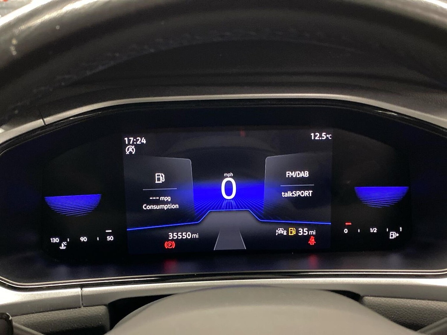 Used Volkswagen T-Roc 2022 for sale - 76605557: Photo 10