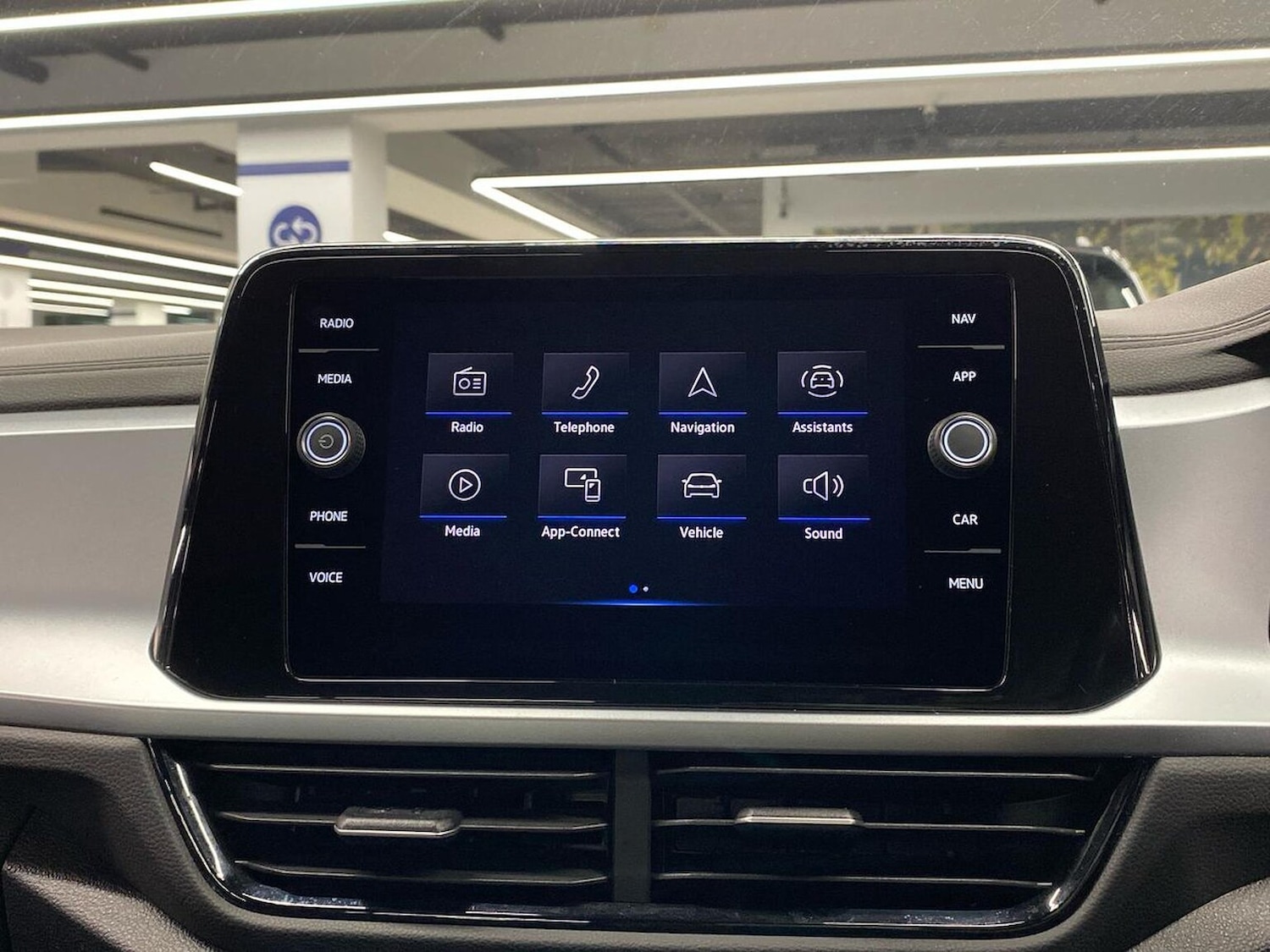 Used Volkswagen T-Roc 2022 for sale - 76605557: Photo 11