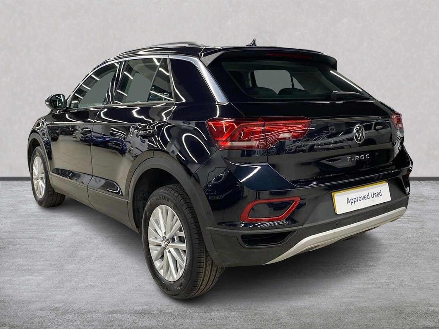 Used Volkswagen T-Roc 2022 for sale - 76605557: Photo 2
