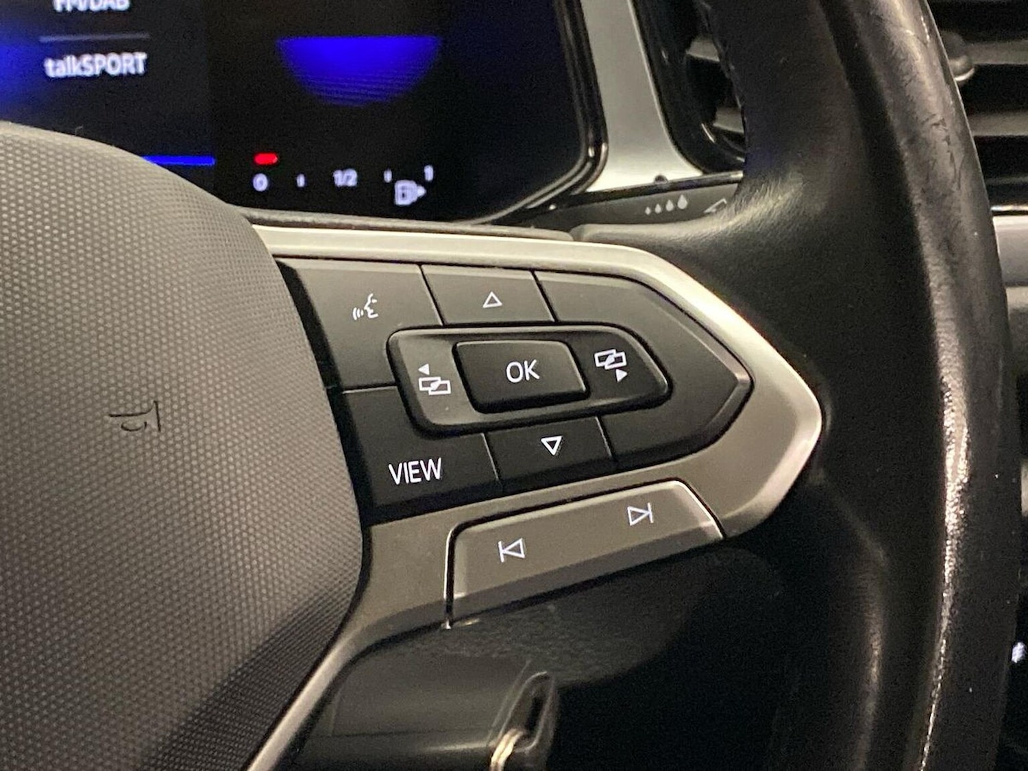 Used Volkswagen T-Roc 2022 for sale - 76605557: Photo 24