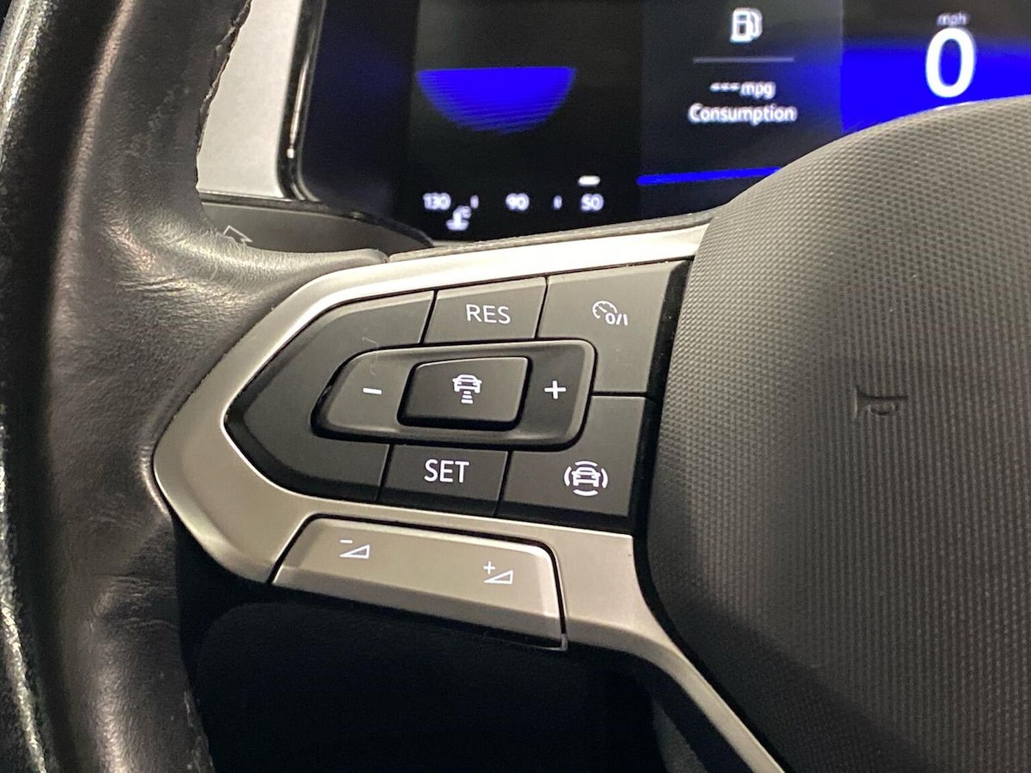 Used Volkswagen T-Roc 2022 for sale - 76605557: Photo 25