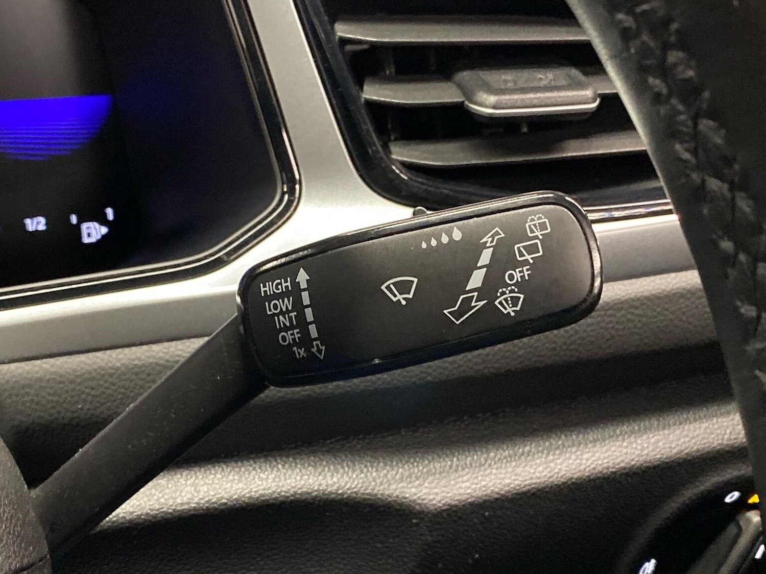 Used Volkswagen T-Roc 2022 for sale - 76605557: Photo 26