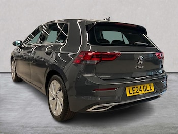 Used Volkswagen Golf 2024 for sale - 78353411: Photo