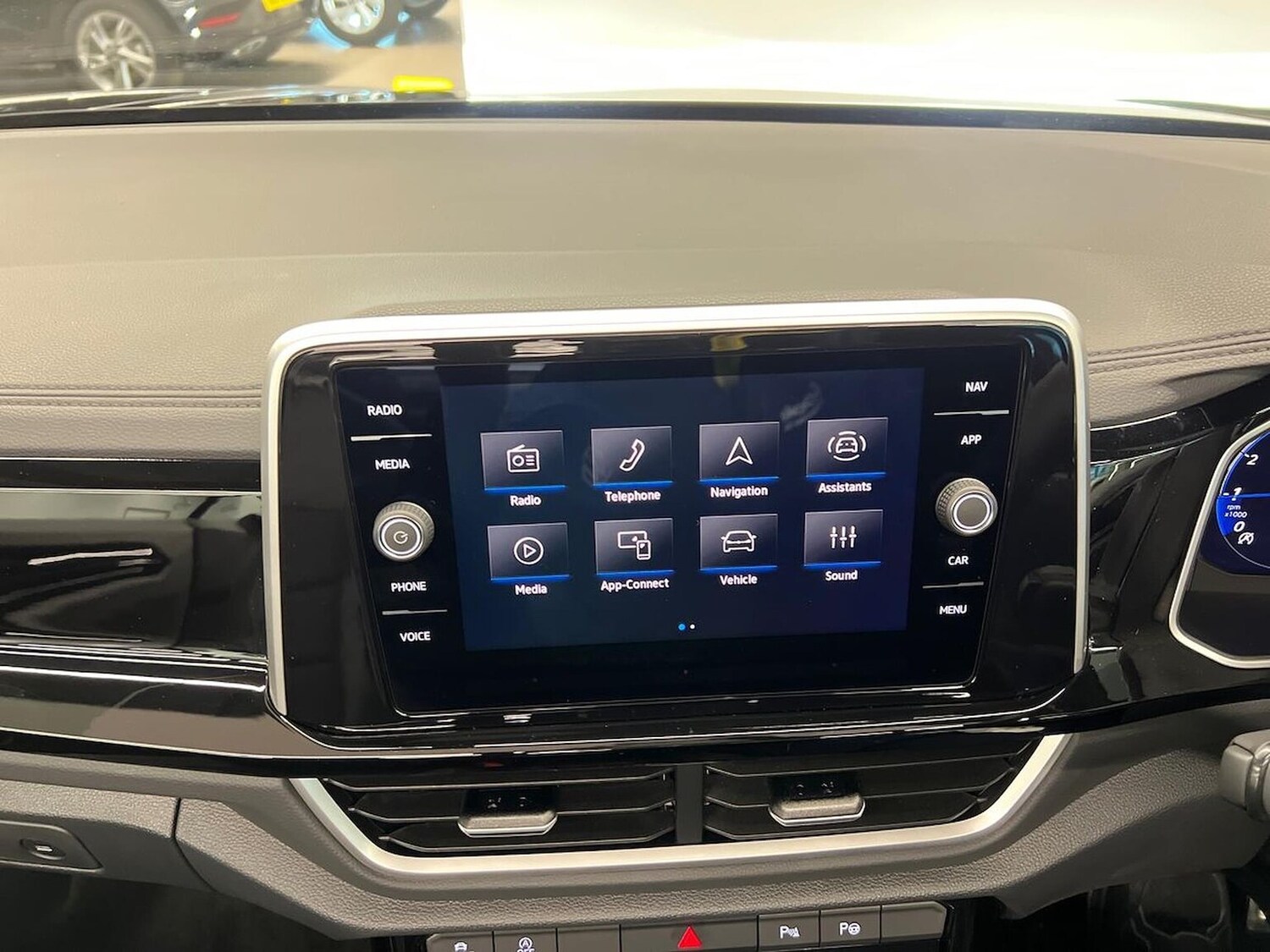 Used Volkswagen T-Roc 2026 for sale - 78195357: Photo 11