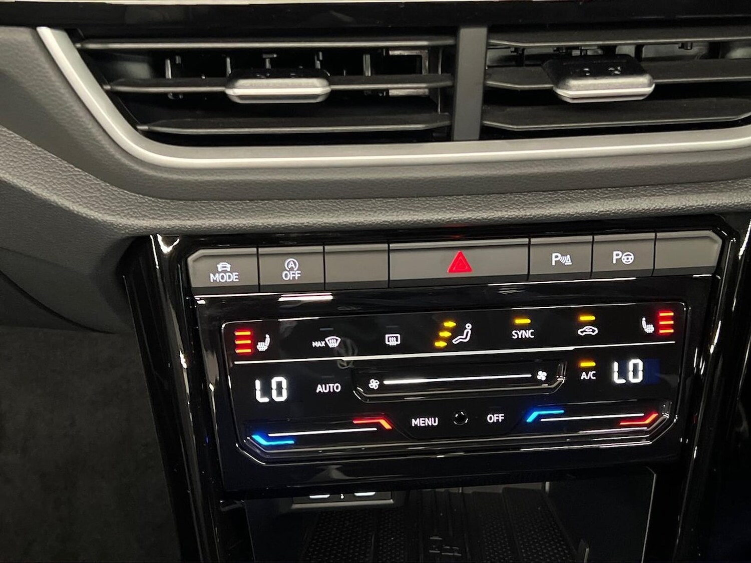 Used Volkswagen T-Roc 2026 for sale - 78195357: Photo 12