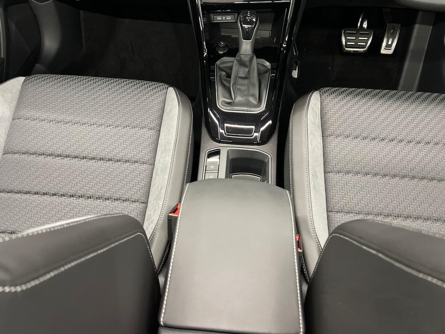 Used Volkswagen T-Roc 2026 for sale - 78195357: Photo 13