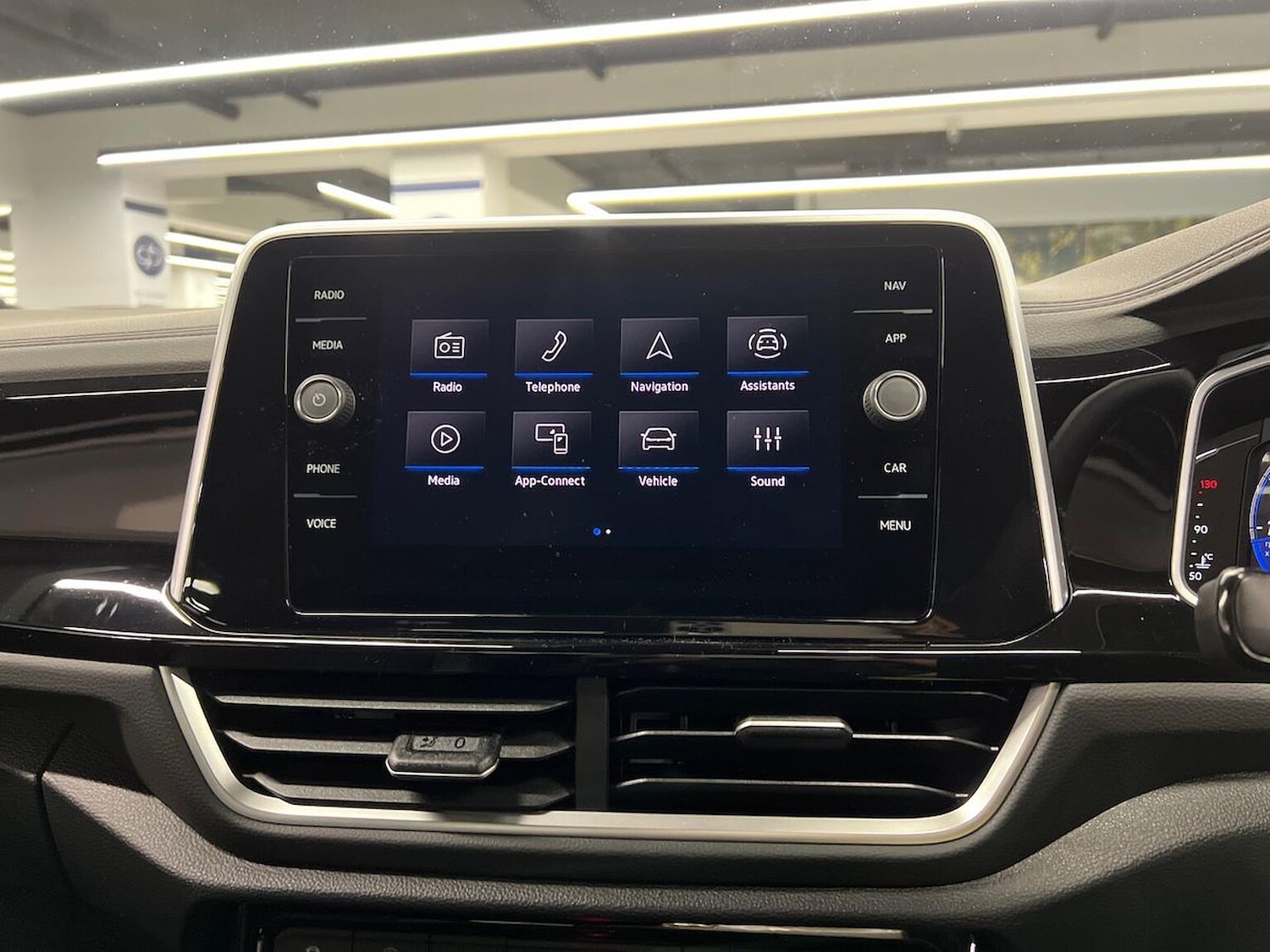 Used Volkswagen T-Roc 2026 for sale - 77888632: Photo 11