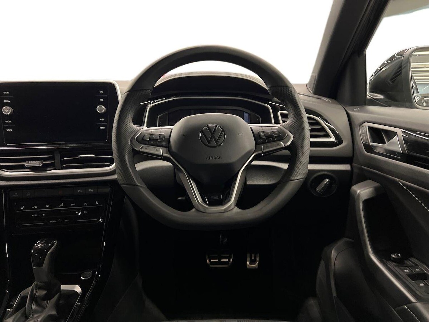 Used Volkswagen T-Roc 2026 for sale - 77888632: Photo 9