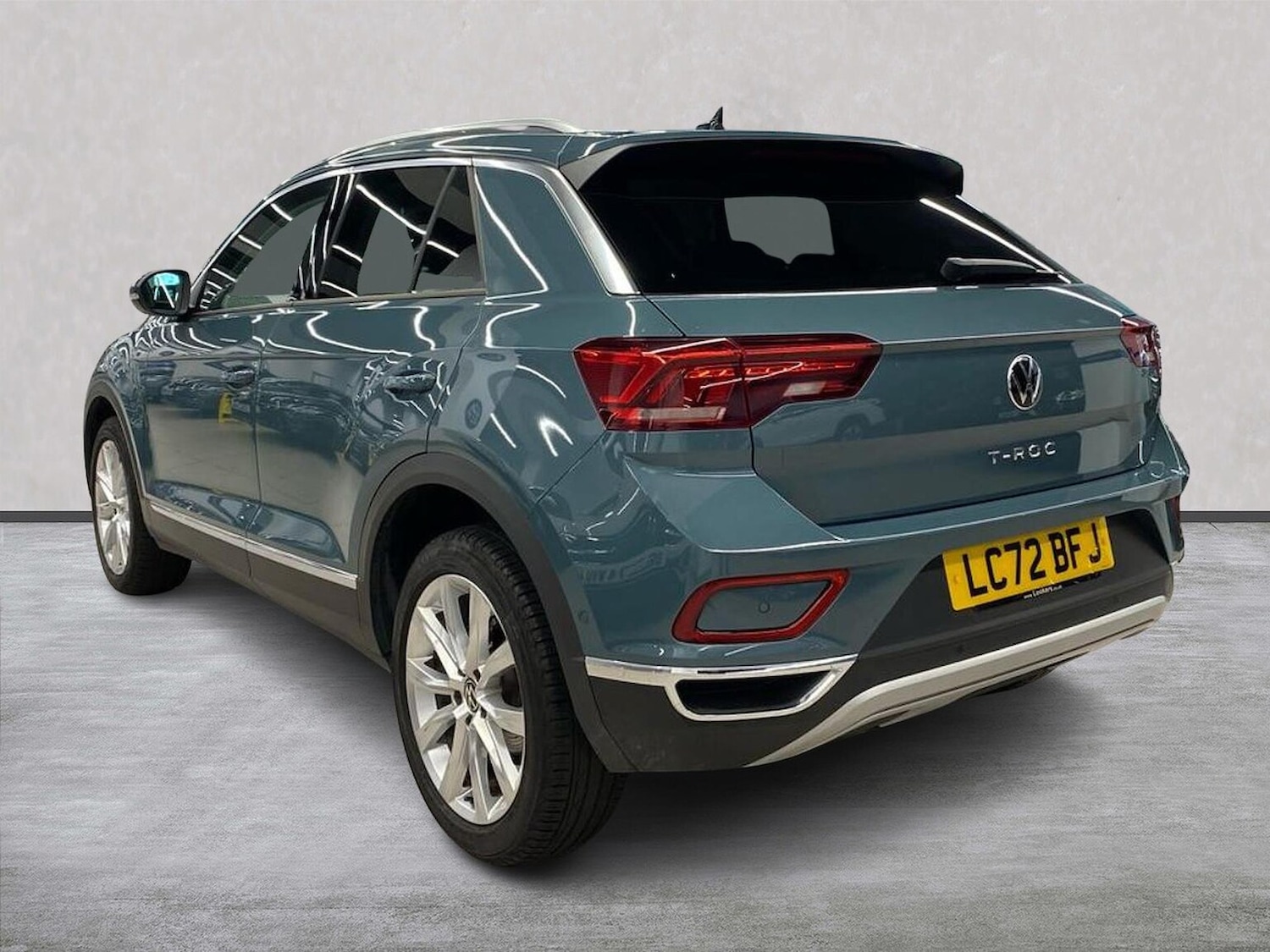 Used Volkswagen T-Roc 2022 for sale - 76506197: Photo 2