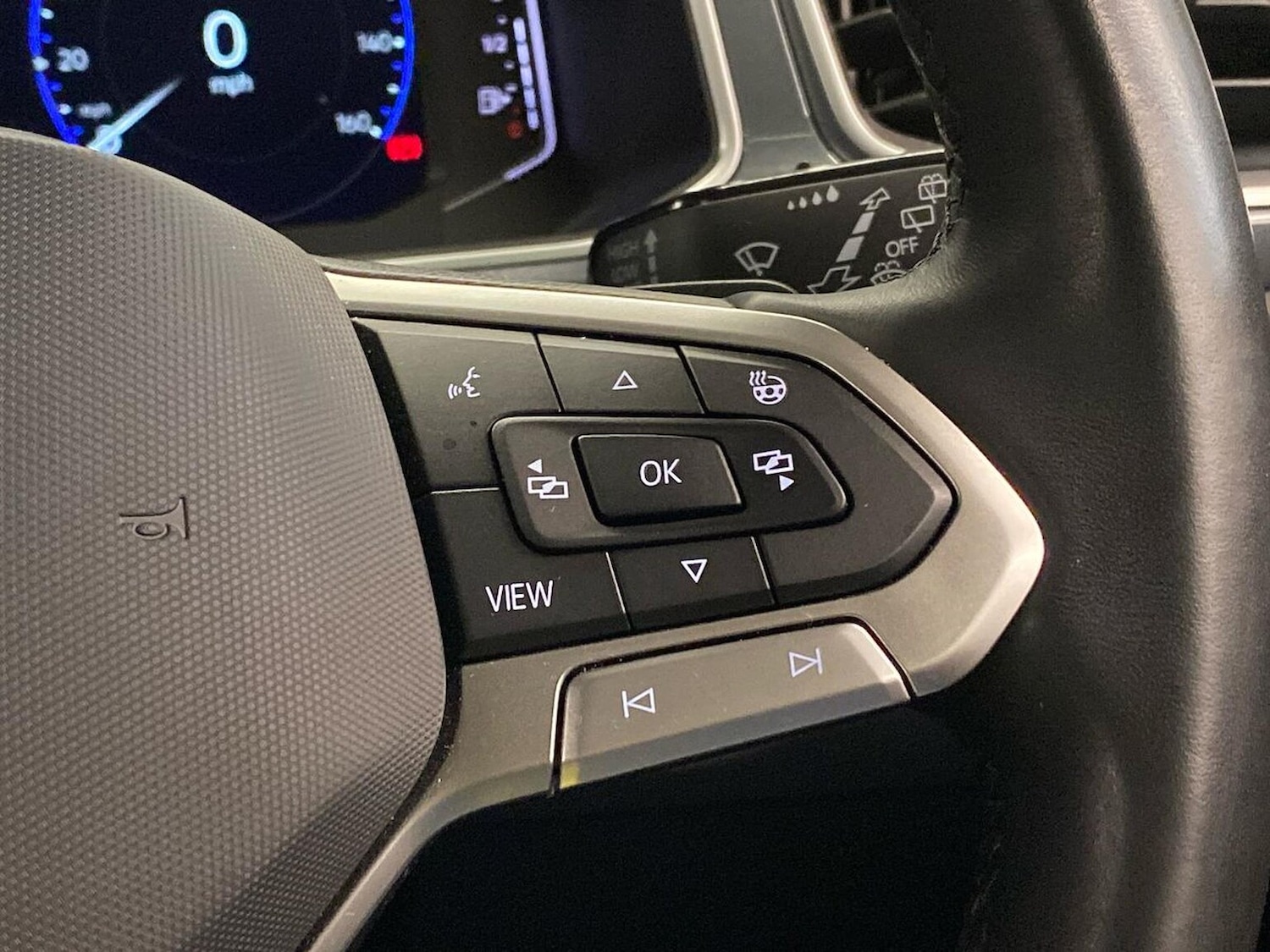 Used Volkswagen T-Roc 2022 for sale - 76506197: Photo 25