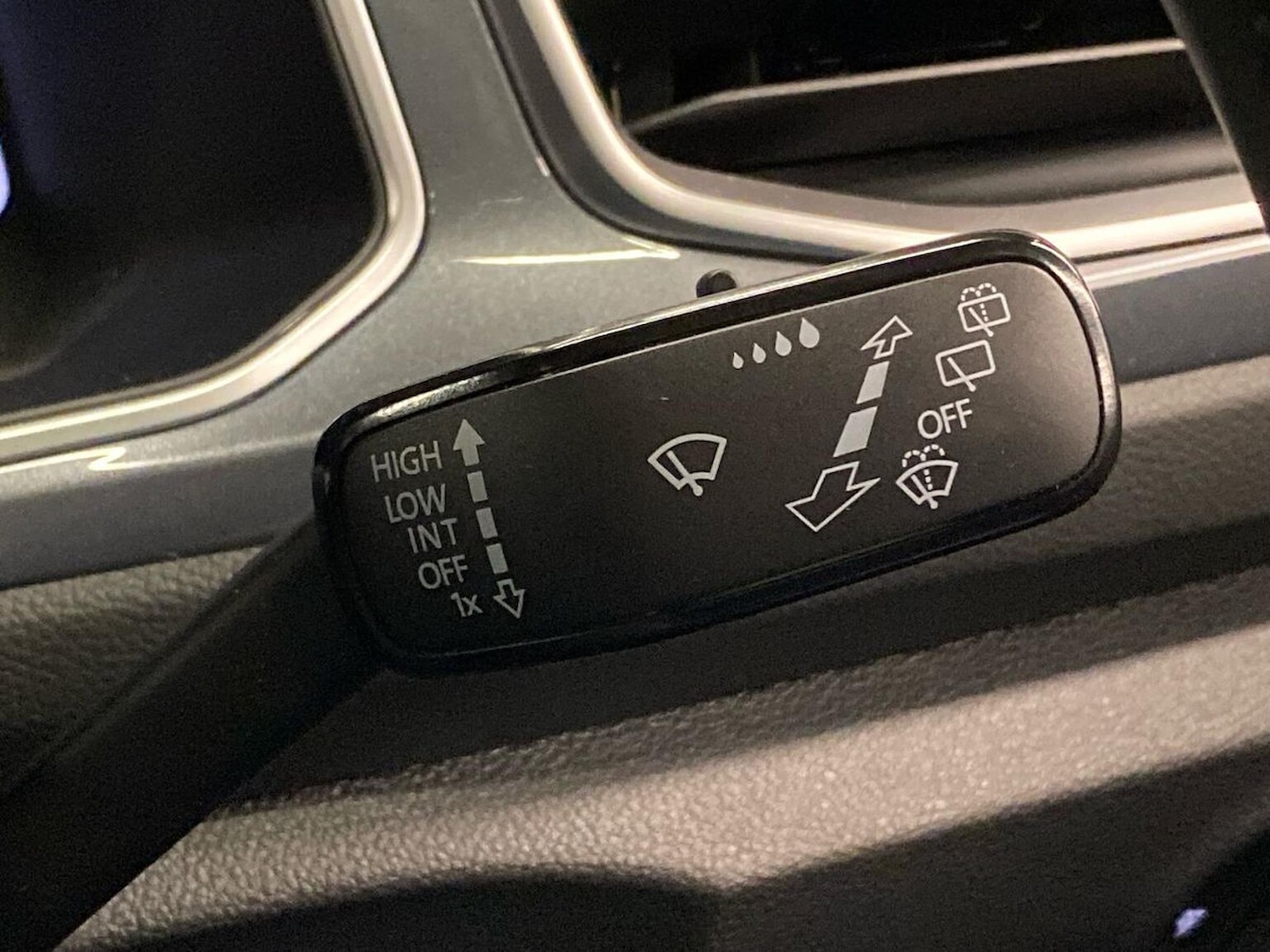 Used Volkswagen T-Roc 2022 for sale - 76506197: Photo 27