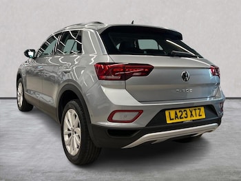 Used Volkswagen T-Roc 2023 for sale - 78761750: Photo