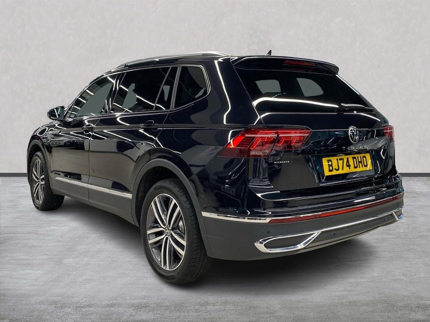 Used Volkswagen Tiguan Allspace 2024 for sale - 76770099: Photo 2