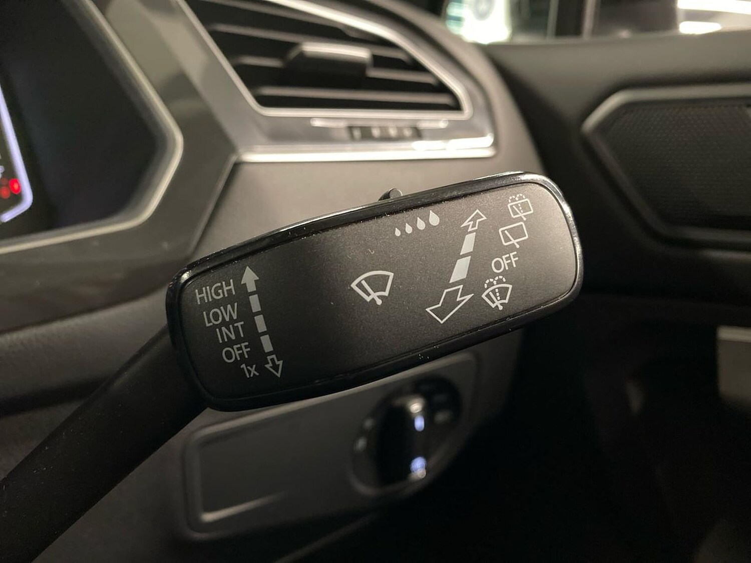 Used Volkswagen Tiguan Allspace 2024 for sale - 76770099: Photo 27