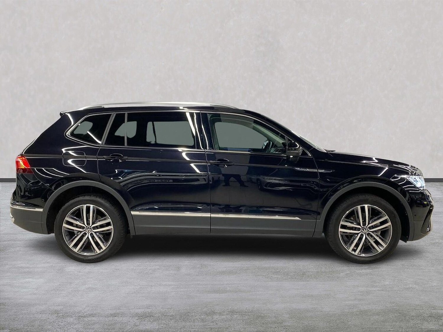 Used Volkswagen Tiguan Allspace 2024 for sale - 76770099: Photo 3