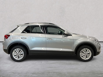 Used Volkswagen T-Roc 2022 for sale - 75616113: Photo