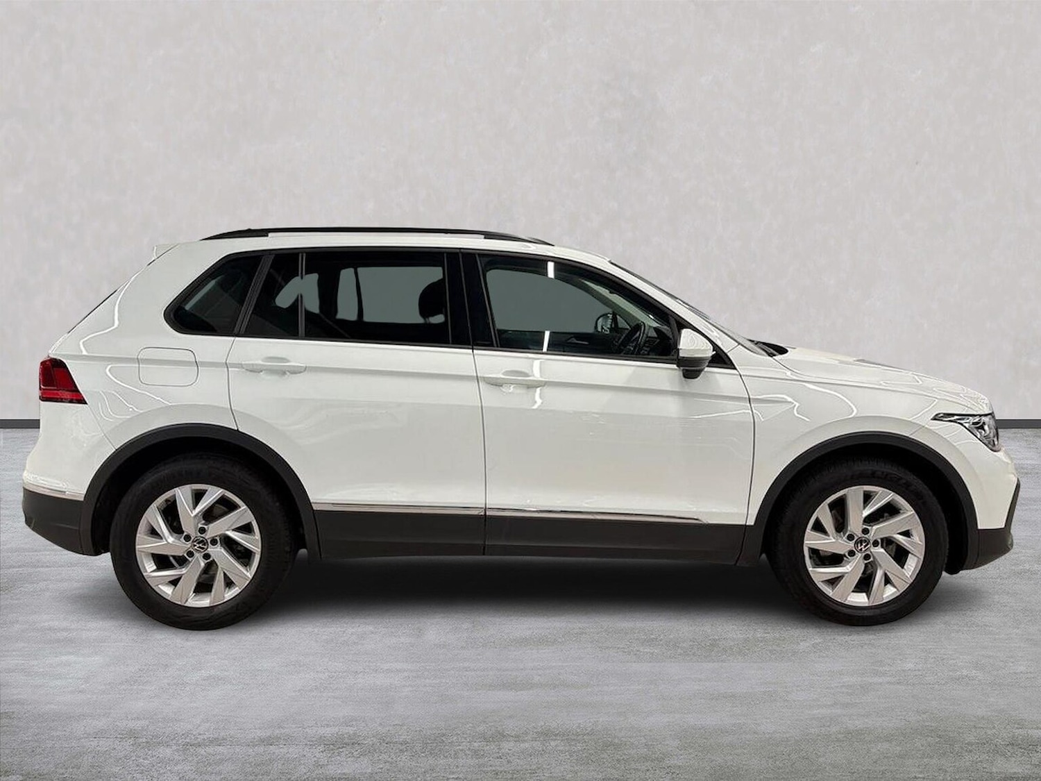Used Volkswagen Tiguan 2022 for sale - 76324612: Photo 3