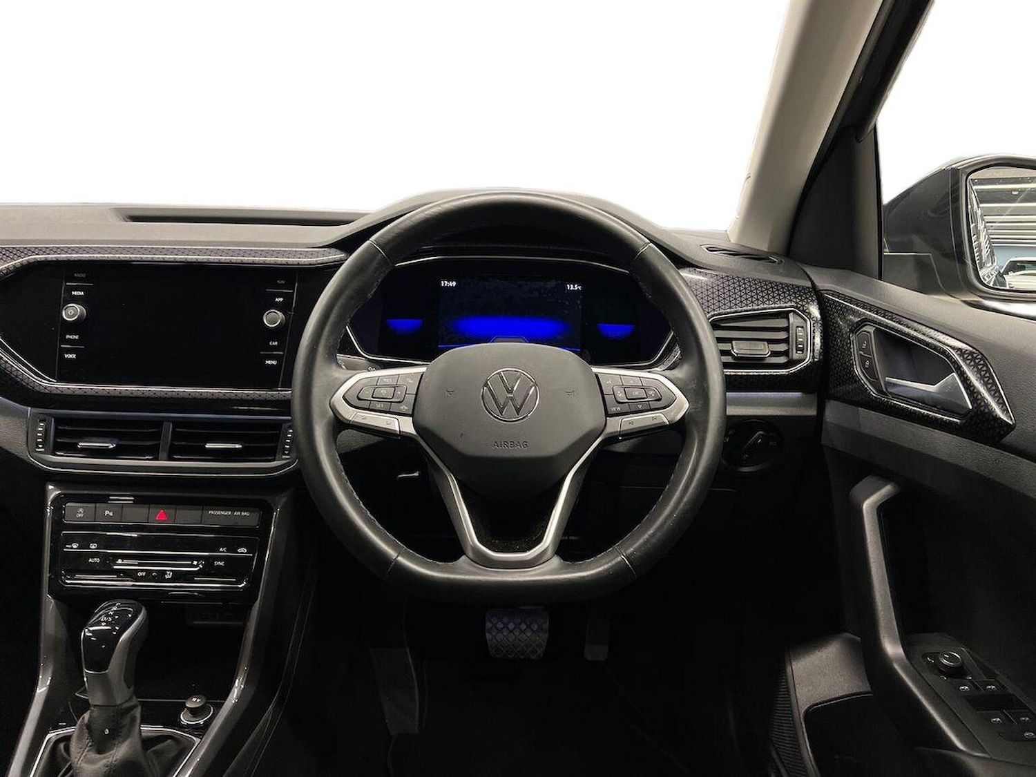 Used Volkswagen T-Cross 2022 for sale - 76559780: Photo 9
