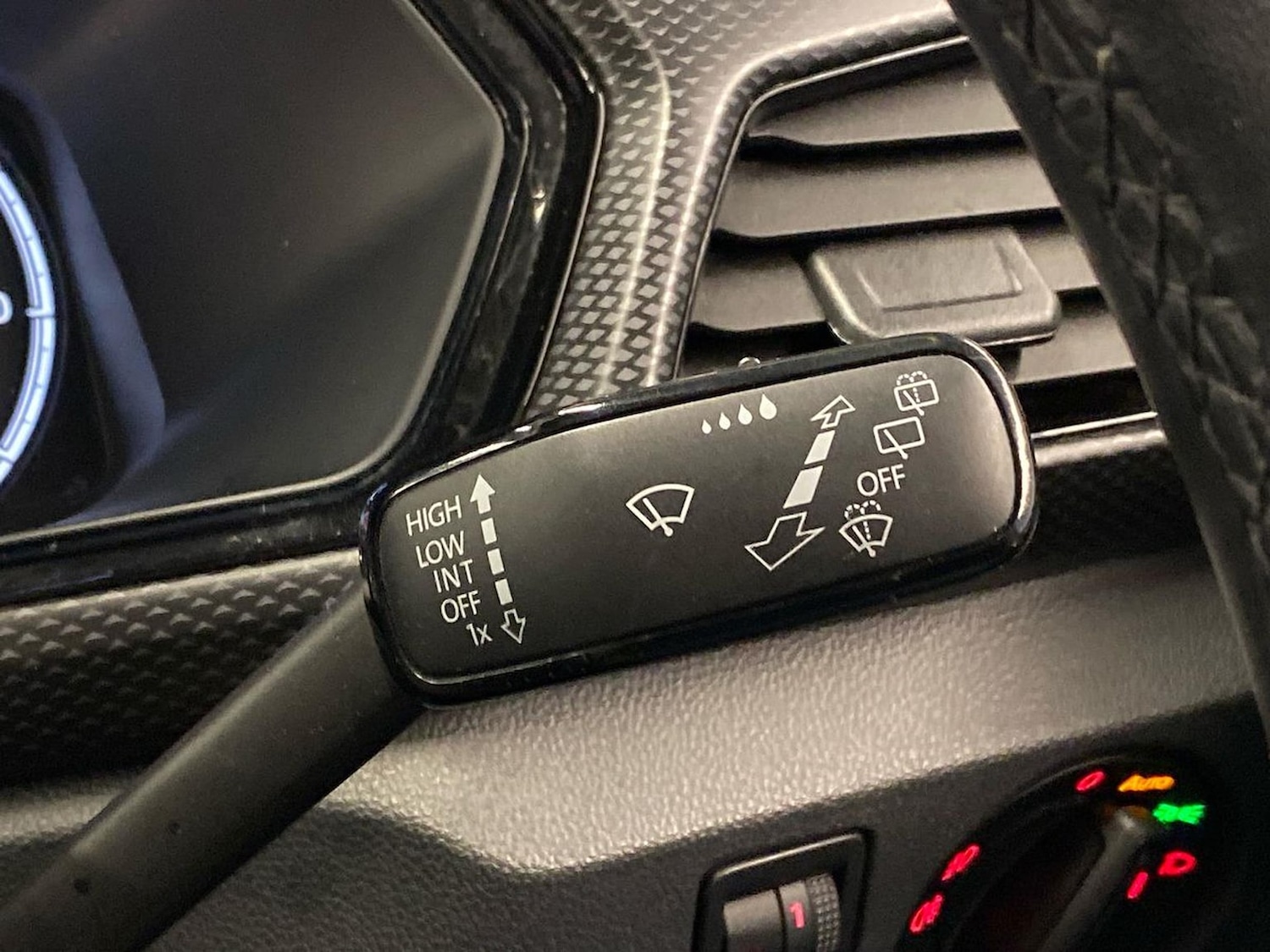 Used Volkswagen T-Cross 2020 for sale - 76497309: Photo 25