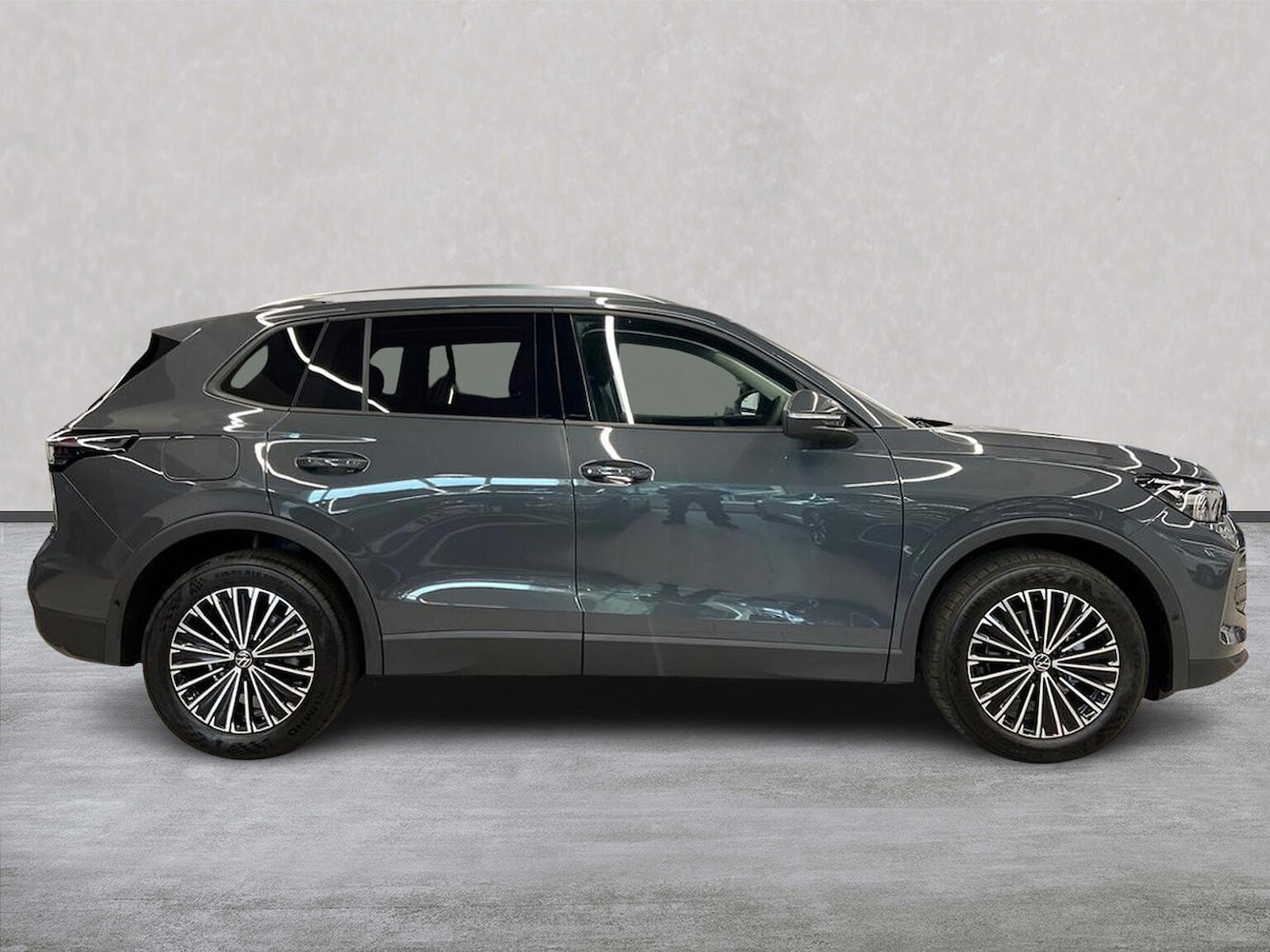 Used Volkswagen Tiguan 2026 for sale - 78195343: Photo 3