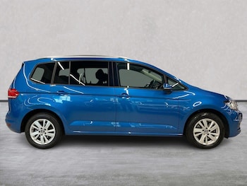 Used Volkswagen Touran 2023 for sale - 79277512: Photo
