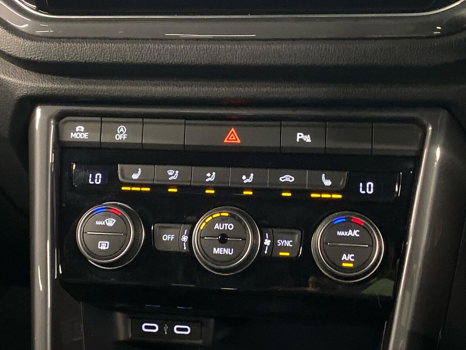 Used Volkswagen T-Roc 2021 for sale - 76287299: Photo 12